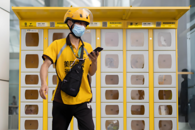 外賣騎手使用換電柜成為主流，千億換電市場悄然崛起